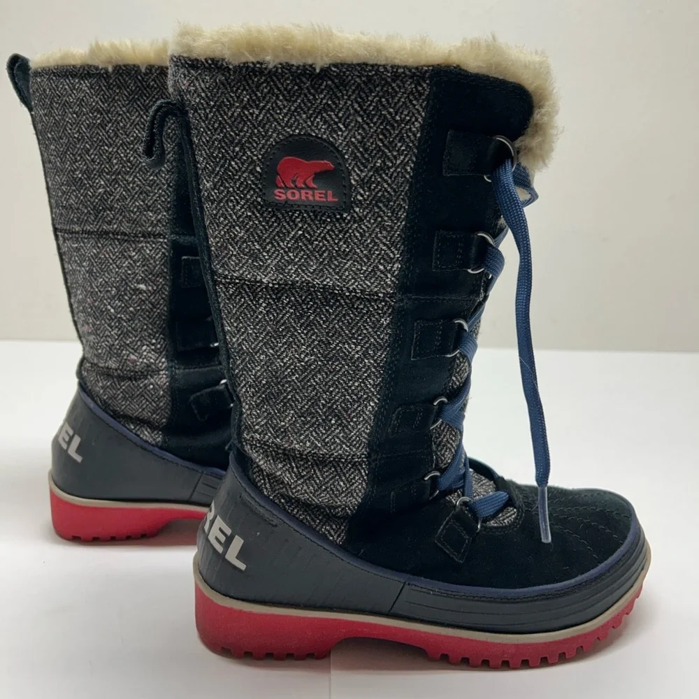 Sorel Women's Navy Blue and Red Winter Lace-Up Boots with Faux Fur Trim